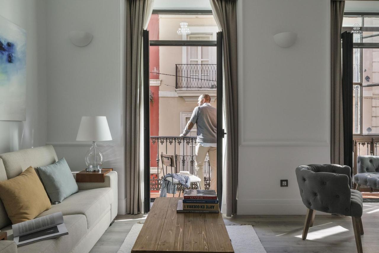 Puerta Catedral Holiday Suites Sewilla Zewnętrze zdjęcie