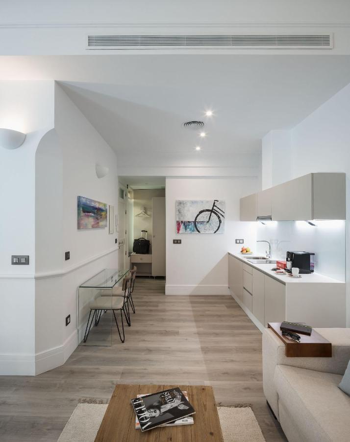 Puerta Catedral Holiday Suites Sewilla Zewnętrze zdjęcie