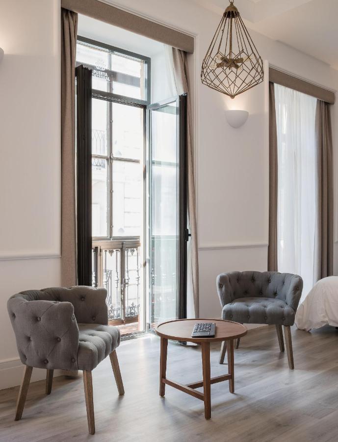 Puerta Catedral Holiday Suites Sewilla Zewnętrze zdjęcie