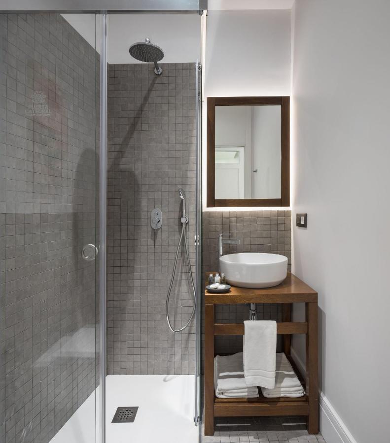 Puerta Catedral Holiday Suites Sewilla Zewnętrze zdjęcie
